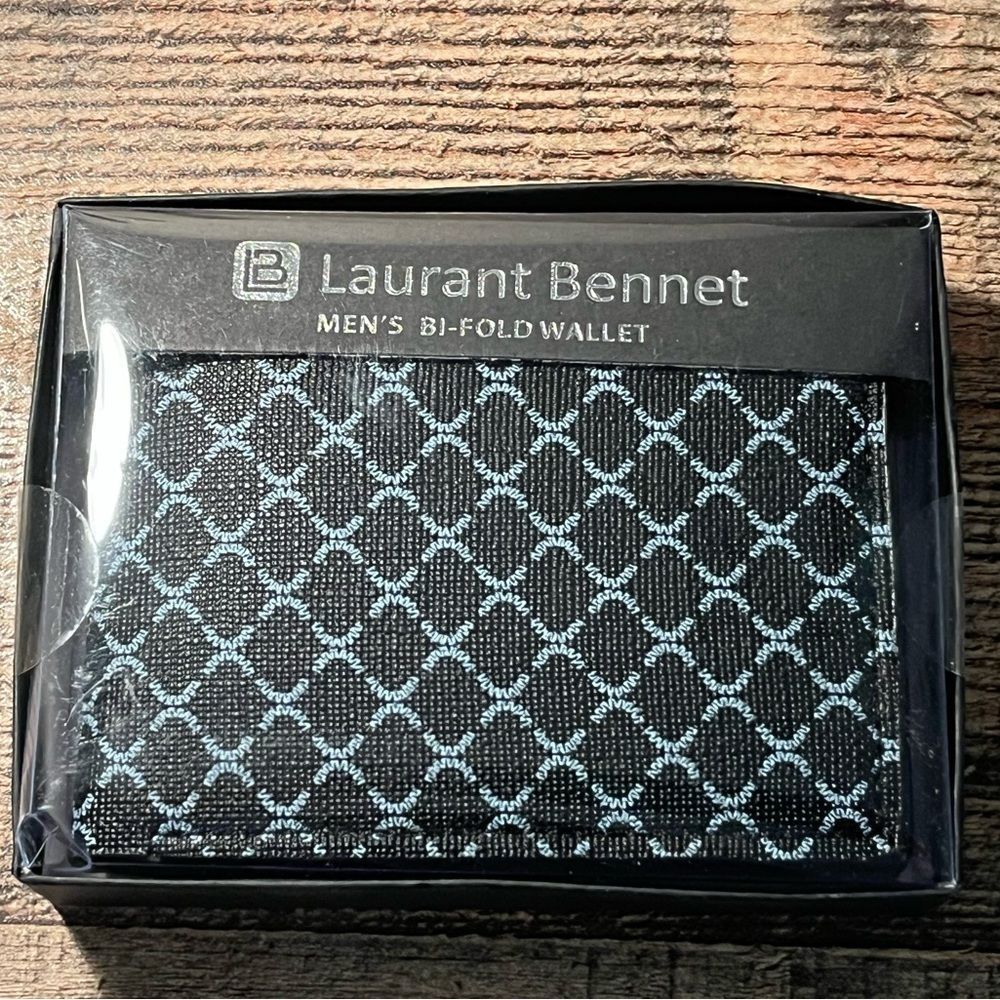 Men’s Bi-Fold Faux Leather Wallet- Black W/ Gray Diamond Pattern
